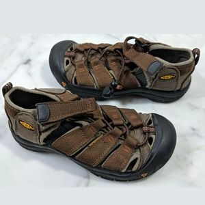 Keen Newport Water Hiking Shoe Brown Youth Sandals